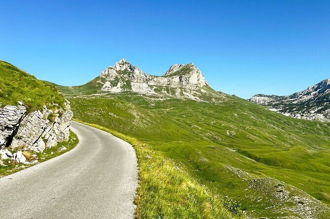 1-Day Montenegro Hiking Tour to Durmitor National Park - Durmitor on foot: the 4 km rocky route and the big viewpoint beats