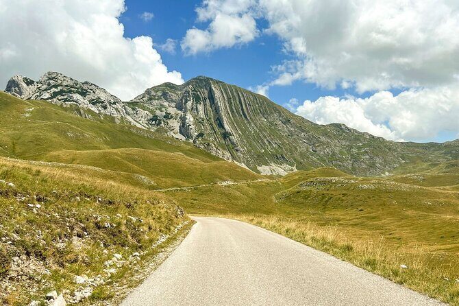 1-Day Montenegro Hiking Tour to Durmitor National Park - Group size, guide style, and the calm that keeps you moving