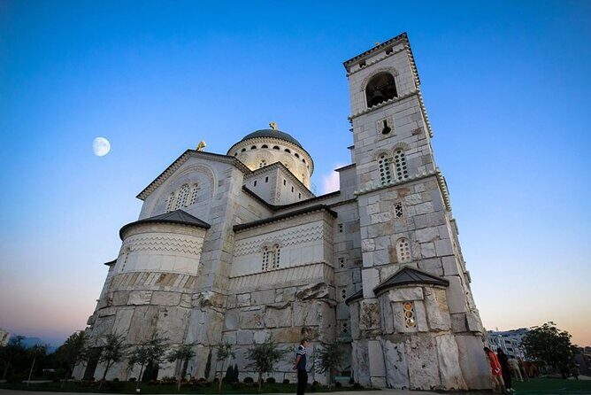 ALBANIA tour - Rozafa, Skadar lake, Niagara waterfalls, Shkodra - Shkodra city walk: museums, mosque, cathedral, and that Sunday wildcard
