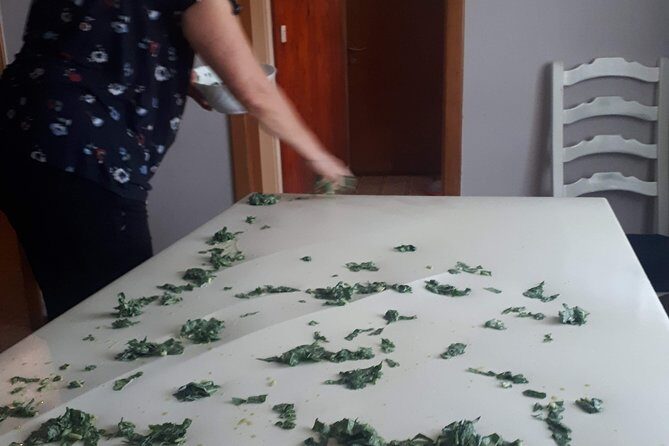 Balkan pita making culinary experience - The pita skill: what “spreading the dough” really means