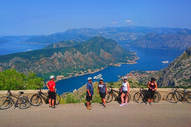 Bike tour - Panoramic downhill from Njeguši and Kotor serpentines - Njeguši to Kotor downhill: what the ride really feels like