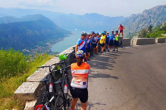 Bike tour - Panoramic downhill from Njeguši and Kotor serpentines - Horizont Bar break: the included coffee/tea reset