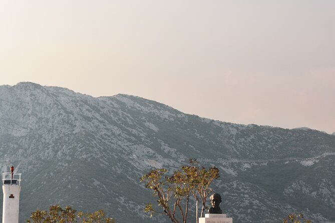 Deluxe Boka Bay Tour with lunch - Lady of the Rocks island: church is free, museum costs €2