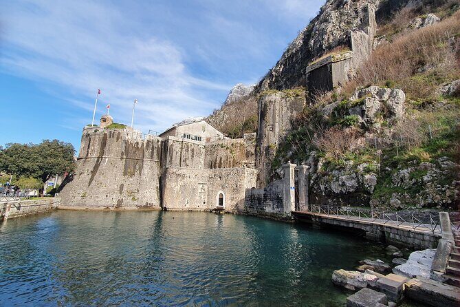 Food, wine and the best private walking tour of Kotor - Why the private format matters (especially in crowded Kotor)