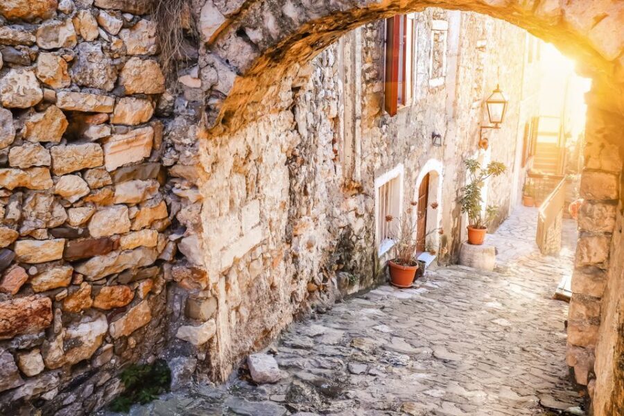From Dubrovnik: Montenegro Day Trip - Kotor Old Town in a 3-hour window: walls, lanes, and your best route