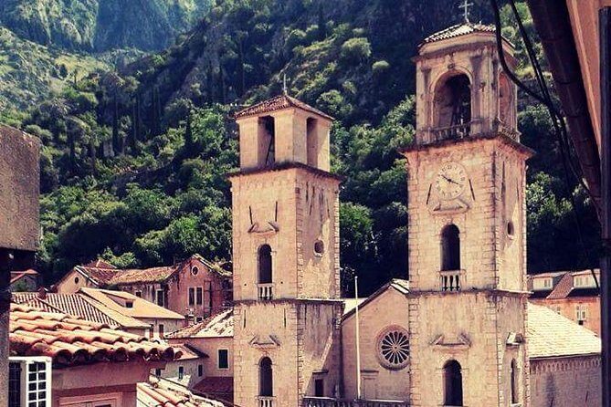 Kotor Old Town Small-Group Walking Tour - How the Guides Keep the Walk Interesting for 1–2 Hours