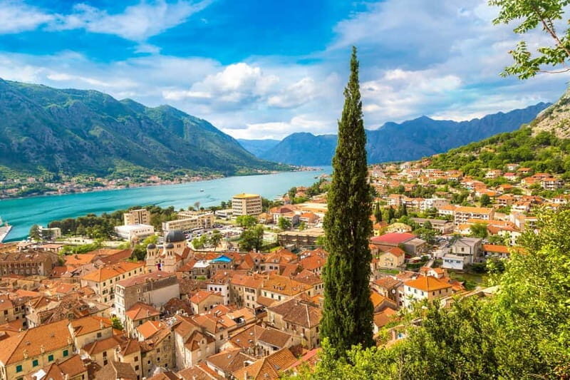 Kotor & Perast: Guided Day Trip From Dubrovnik - Perast in One Hour: Pretty Views, Quick Walks, and Island-Feeling Vibes