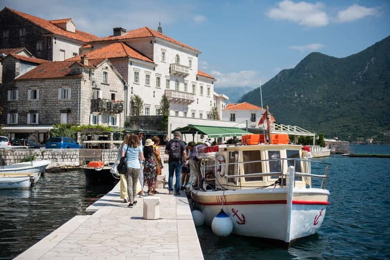Kotor & Perast: Guided Day Trip From Dubrovnik - The Quick Transfer to Kotor: Why the Short Ride Matters