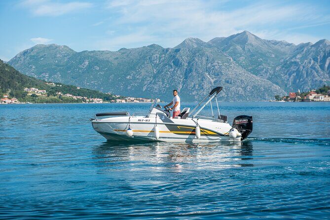 Lady of the Rocks & Perast Kotor Sunset Boat Group Tour (1.5hr) - Stop 2: Perast walk time in a UNESCO town