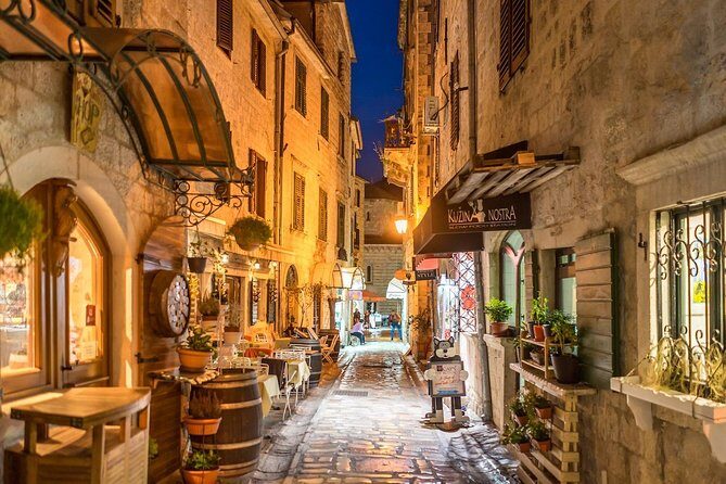Private Kotor Walk Tour - Where the walk begins: Sea Gate to a clear first impression