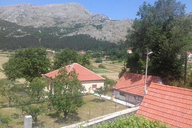 Private National Park Lovcen with food and wine tasting - Guides make the day: what to look for when you meet them