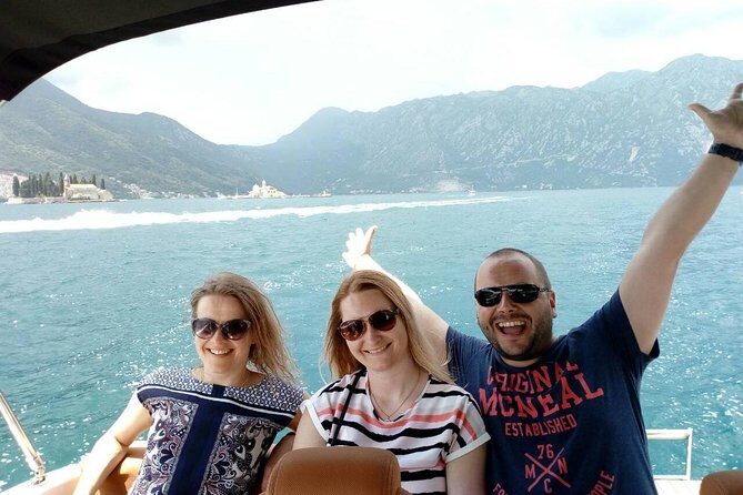 Private tour with speed boat - Perast and Lady of the rock - Perast old town walk: where the Venice-style vibe really shows