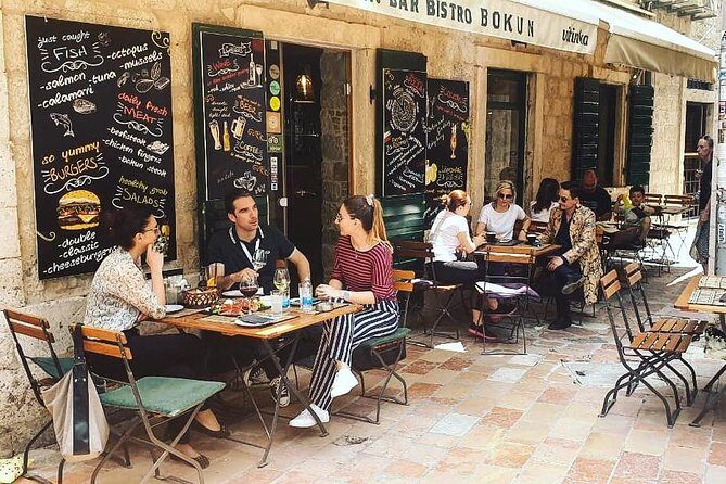 Private Walking tour with Wine and Food - Lunch at Trg Sv. Tripuna: mussels in buzara sauce and real sit-down time