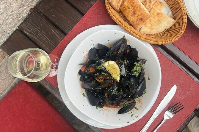 Private Walking tour with Wine and Food - Timing and pacing: your 2-hour plan in a nutshell