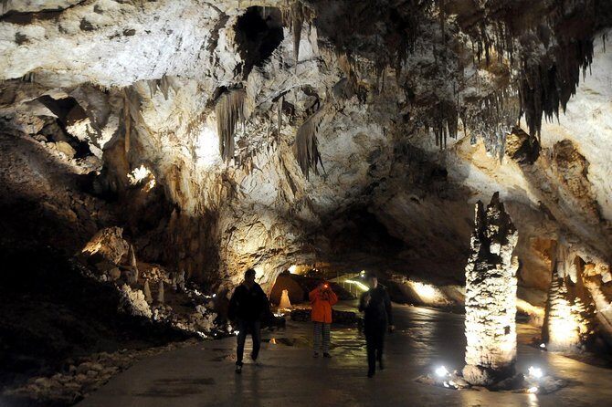 Special Montenegro: Lipa cave – Njegoš's Mausoleum - Njeguši village – Cetinje - Njeguši village tasting: Petrović roots and a tavern since 1881