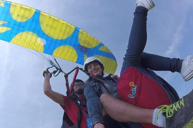 Tandem paragliding in Budva /All-inclusive - Meet-up setup: easy access and a smooth start