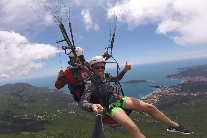 Tandem paragliding in Budva /All-inclusive - Safety first: how the team handles nerves and conditions