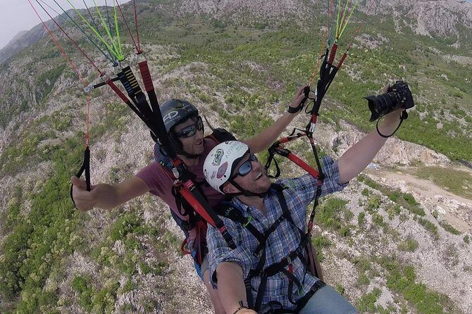 Tandem paragliding in Budva /All-inclusive - In the air: views you can actually recognize